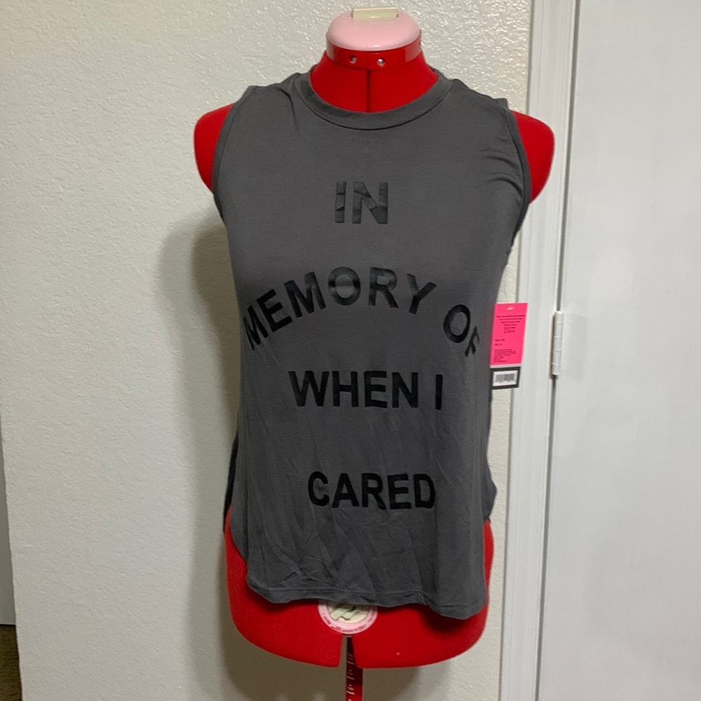 Series 8 fitness top size M NWT